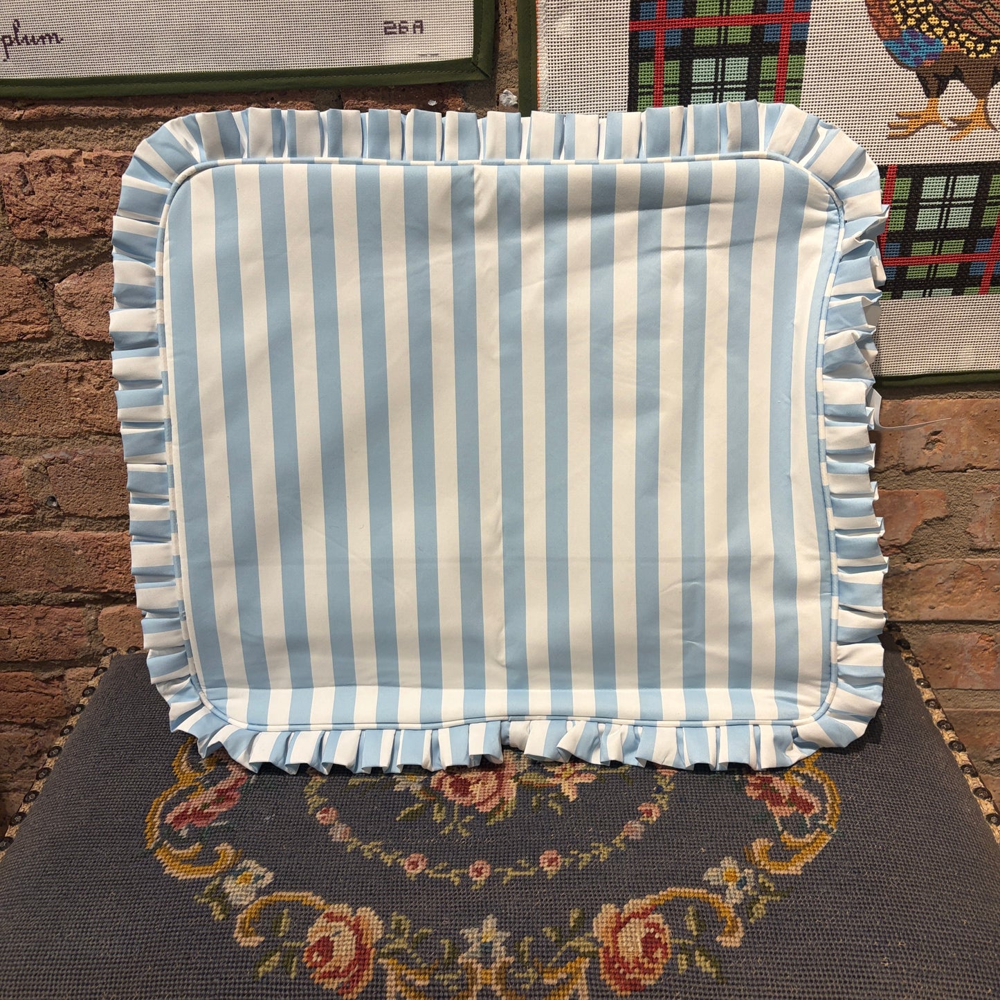 Ruffle Carryall