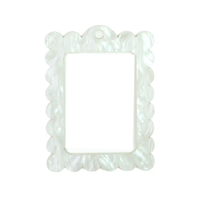 Bag Tag: Large Scallop Rectangle: Pearl White