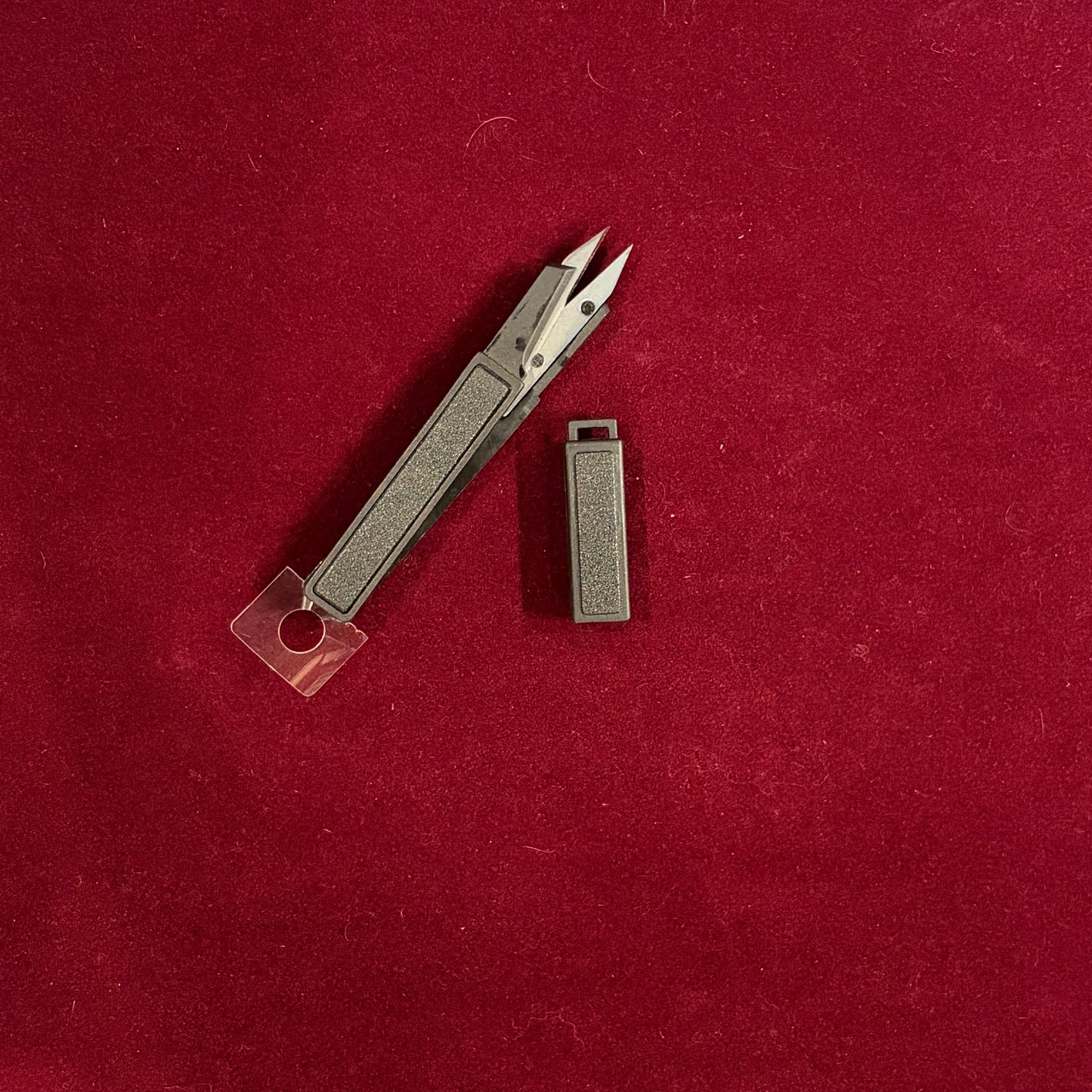 Gingher 4" Featherweight Clips-Scissors-Fleur de Paris-The Pepper Pot